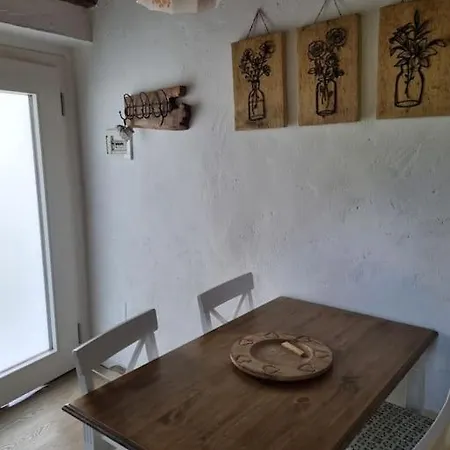 Ferienhaus La Casetta Glicine Ponte nellʼAlpi
