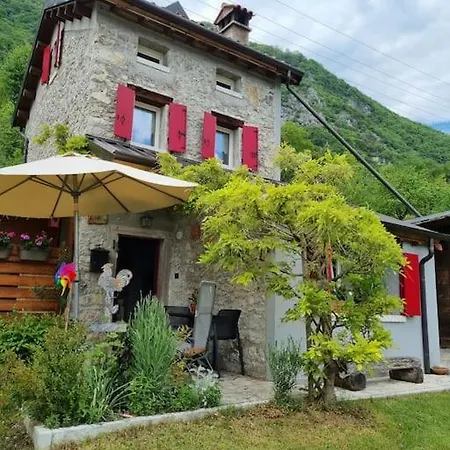 La Casetta Glicine Ferienhaus Ponte nellʼAlpi